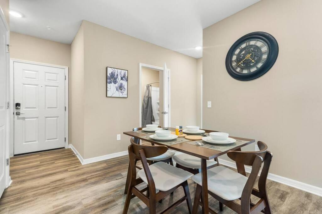 מלבורן Elegant 1Br/1Ba Condo With Pool, Gym And Laundry מראה חיצוני תמונה