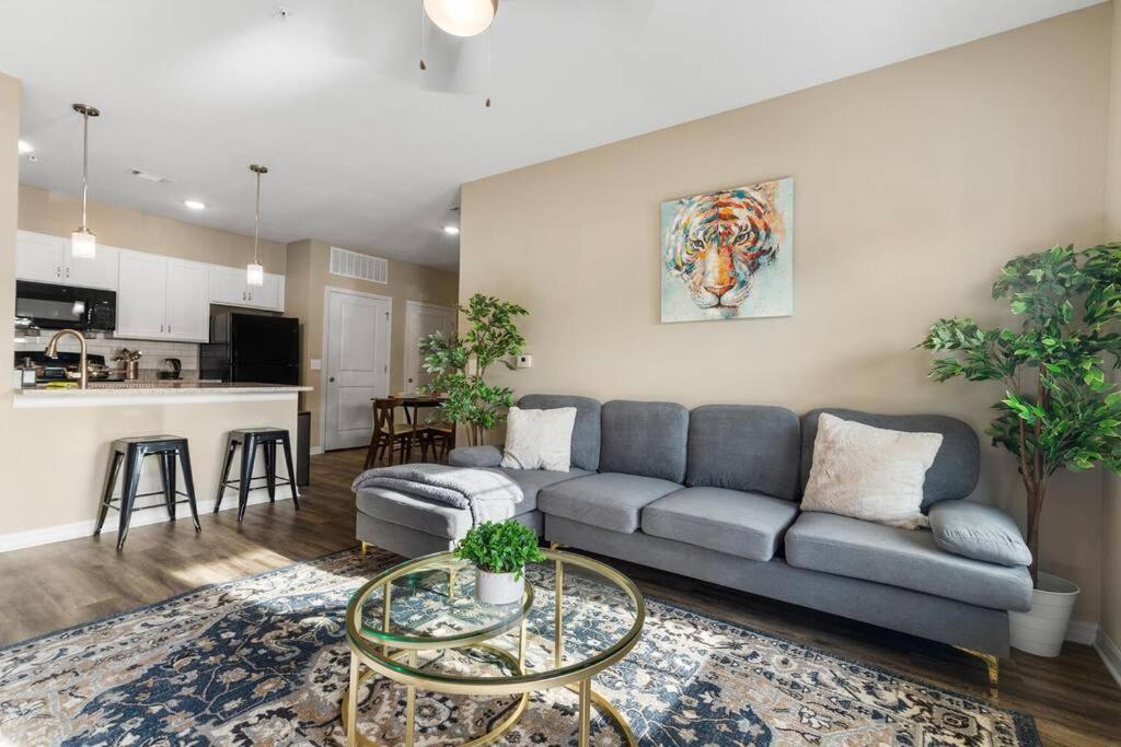 מלבורן Elegant 1Br/1Ba Condo With Pool, Gym And Laundry מראה חיצוני תמונה